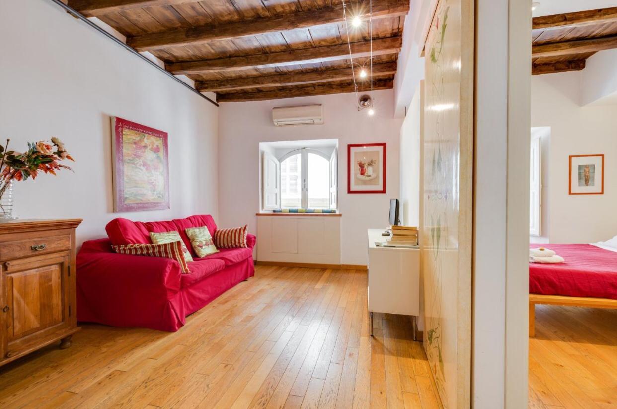 Piazza Barberini Apartment Рим Екстериор снимка
